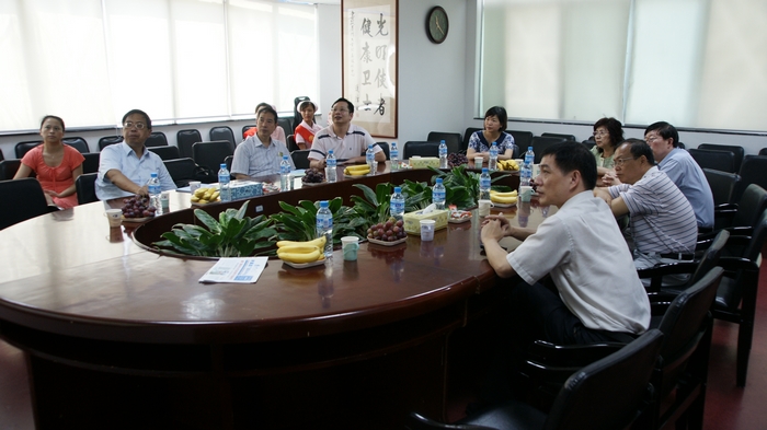 2010年9月15日上海商投集團王董、沈董蒞臨我院參觀！